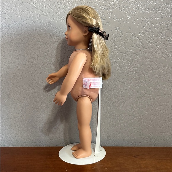 18” Our Generation Doll Blonde Green Eyes - Picture 10 of 15